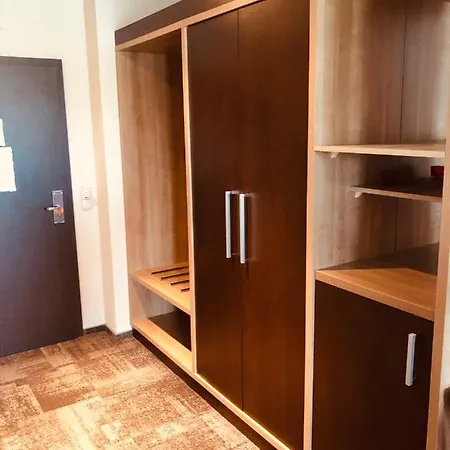 Cathaleya Apartment *
